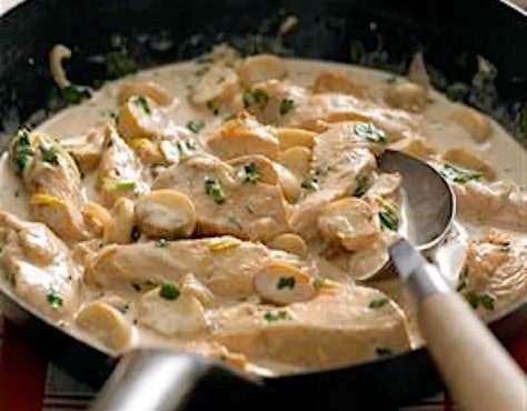 POULET À LA CRÈME ET AUX CHAMPIGNONS : La Recette Facile – CULTURE CRUNCH